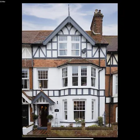 Albury House-3